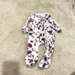 Caden Lane purple Floral footed pajamas - size 6-9 months